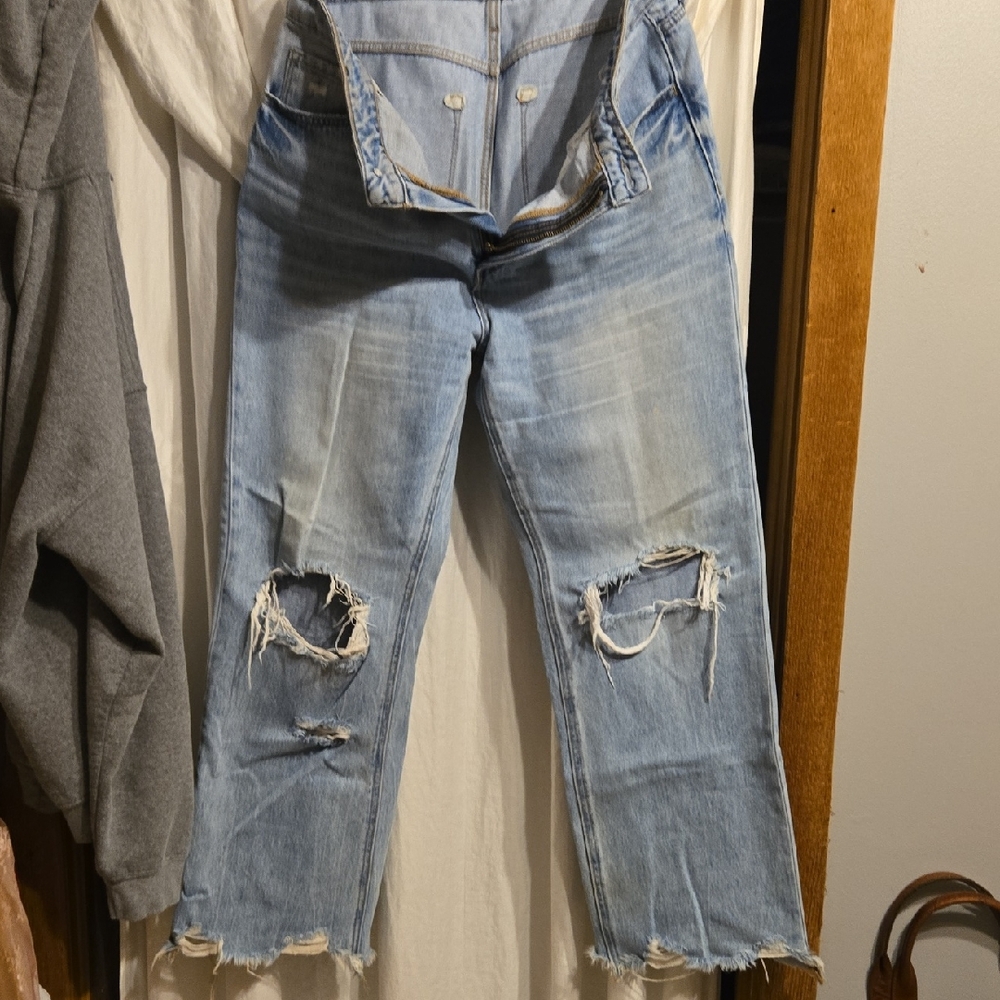 Distressed Light Blue Boyfriend Jeans
